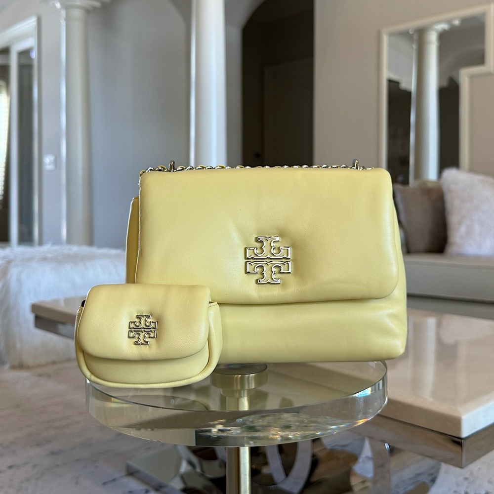 🌟 SOLD 🌟 NWT Tory Burch Britten Leather Shoulder Bag